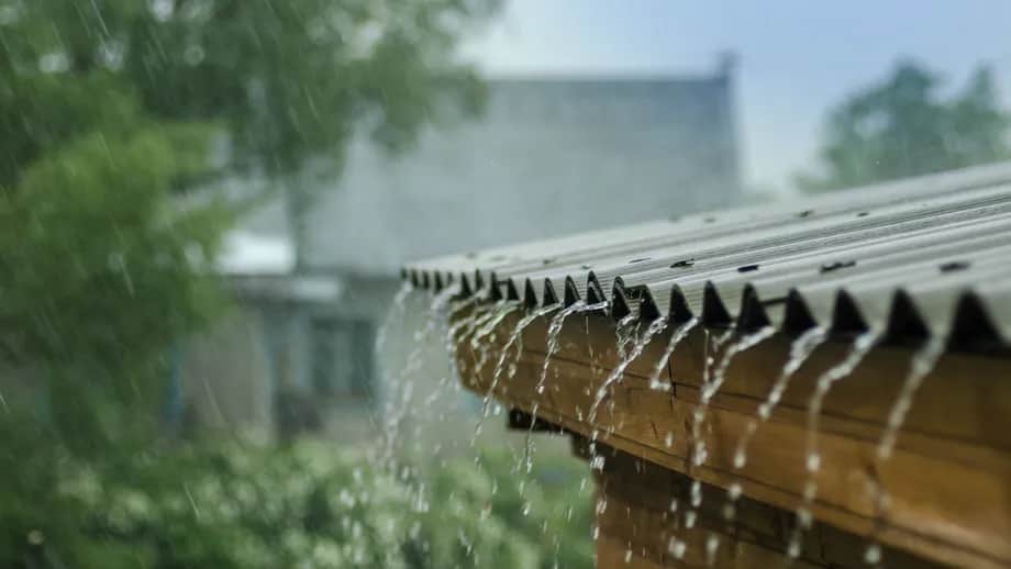 Tanie pokrycie dachu altany - najlepsze materiały i porady montażowe