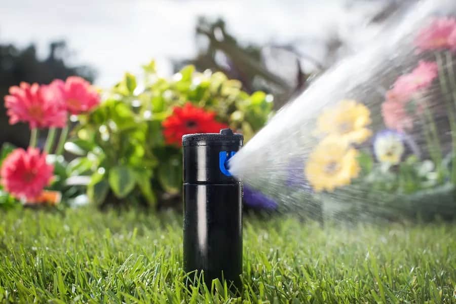 Jakiej firmy zraszacze wynurzalne wybrać, aby nie żałować wyboru?