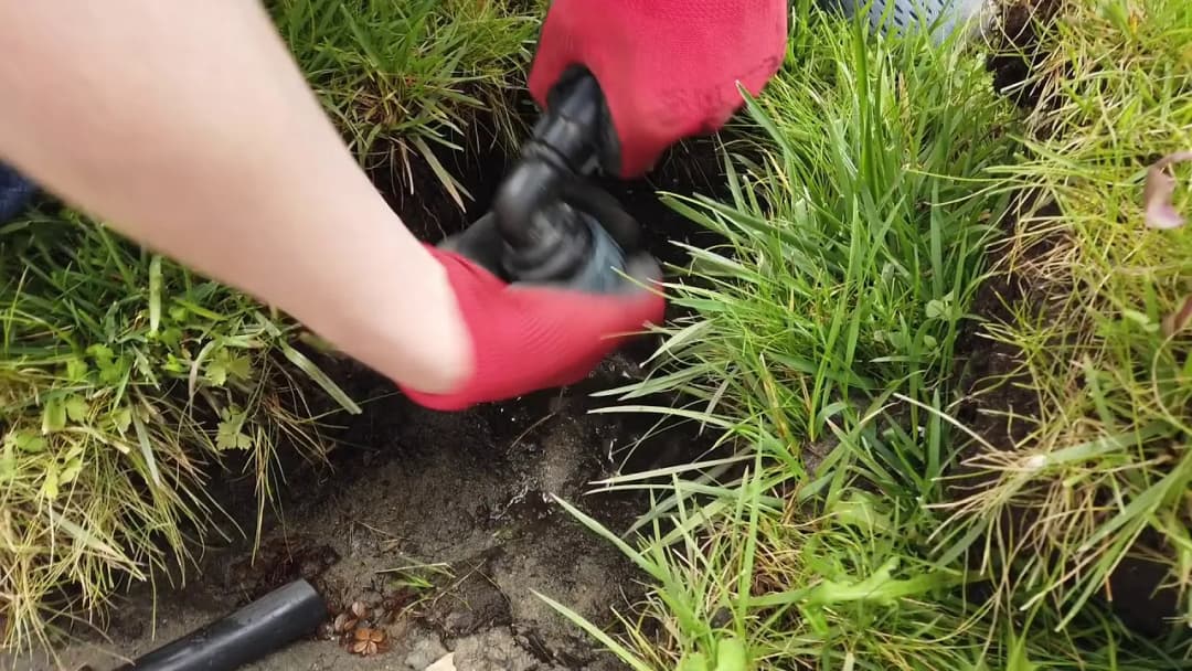 Jak zamontować zraszacz wynurzalny i uniknąć najczęstszych błędów