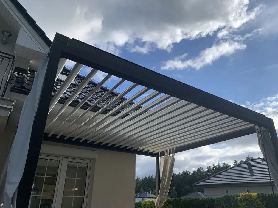 Ile kosztuje pergola Renson? Ceny, modele i co wpływa na koszt